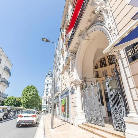 International Rosa Blue - Design - Centre - Ancien Palace